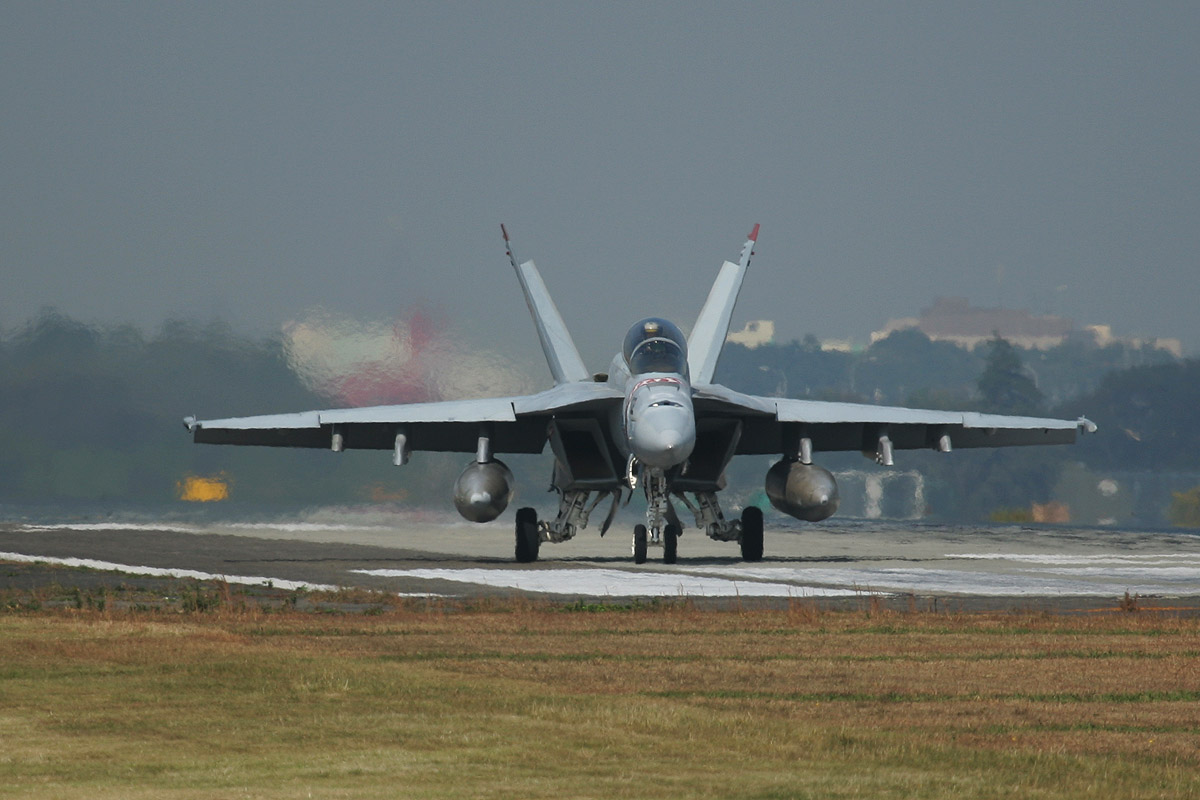 F/A-18C F/A-18E F/A-18F HORNET/SUPER HORNET F/A-18C F/A-18E F/A-18F HORNET/SUPER HORNET